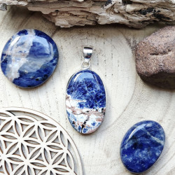 Pendentif ovale bohème chic...