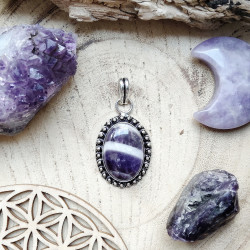 Petit pendentif ovale...