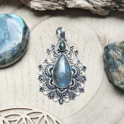 Pendentif ouvragé bohème...